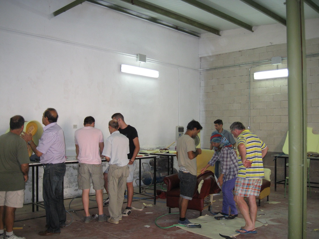 TAPICERO DE MUEBLES reducido