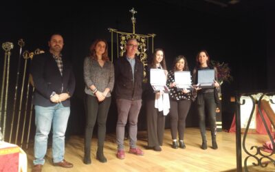 TRES MUJERES COPAN LOS PREMIOS DEL CONCURSO DE SAETAS DE BAILÉN