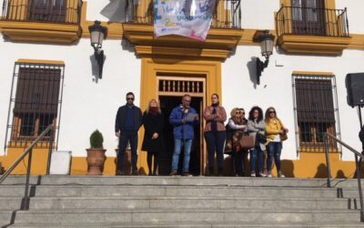 CONCENTRACIÓN CONTRA LA VIOLENCIA DE GÉNERO EN BAILÉN. “UNA PUERTA VIOLETA” QUE GRITABA BASTA YA