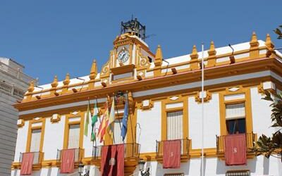 EL AYUNTAMIENTO INVITA A LOS VECINOS DE BAILÉN A ENGALANAR SUS BALCONES