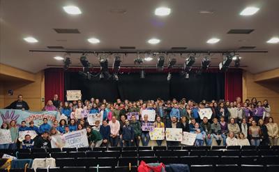 LOS CENTROS EDUCATIVOS Y EL AYUNTAMIENTO SE UNEN PARA DECIR NO A LA VIOLENCIA DE GÉNERO