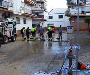 LOS SERVICIOS DE EMERGENCIA Y LIMPIEZA TRABAJAN PARA RECUPERAR LA NORMALIDAD TRAS LAS LLUVIAS