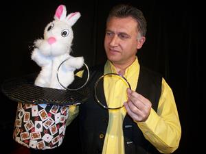 ESPECTÁCULO DE MAGIA CON EL MAGO MIGUEL