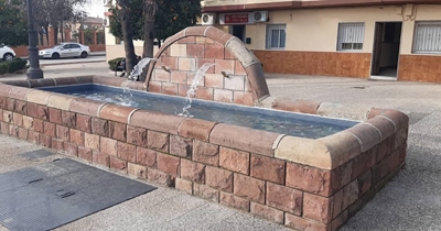 LA FUENTE ORNAMENTAL DE LA PLAZA YAPEYÚ VUELVE A SURTIR AGUA