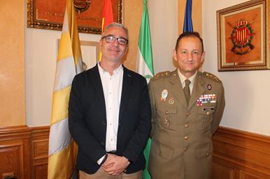 VISITA INSTITUCIONAL DEL GENERAL DE BRIGADA IGNACIO OLAZÁBAL ELORZ AL AYUNTAMIENTO DE BAILÉN