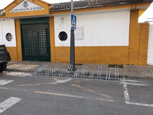INSTALACIÓN DE APARCABICICLETAS EN DIFERENTES PUNTOS DE LA LOCALIDAD