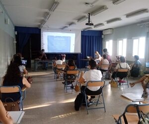 ACCIONES FORMATIVAS PARA REDUCIR LA BRECHA DIGITAL EN LAS FAMILIAS