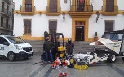 EL AYUNTAMIENTO RECEPCIONA UNA NUEVA BARREDORA PARA EL SERVICIO DE LIMPIEZA VIARIA