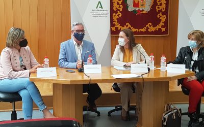 La delegada de Turismo presenta a los empresarios el Plan de Ayudas puesto en marcha por la Junta