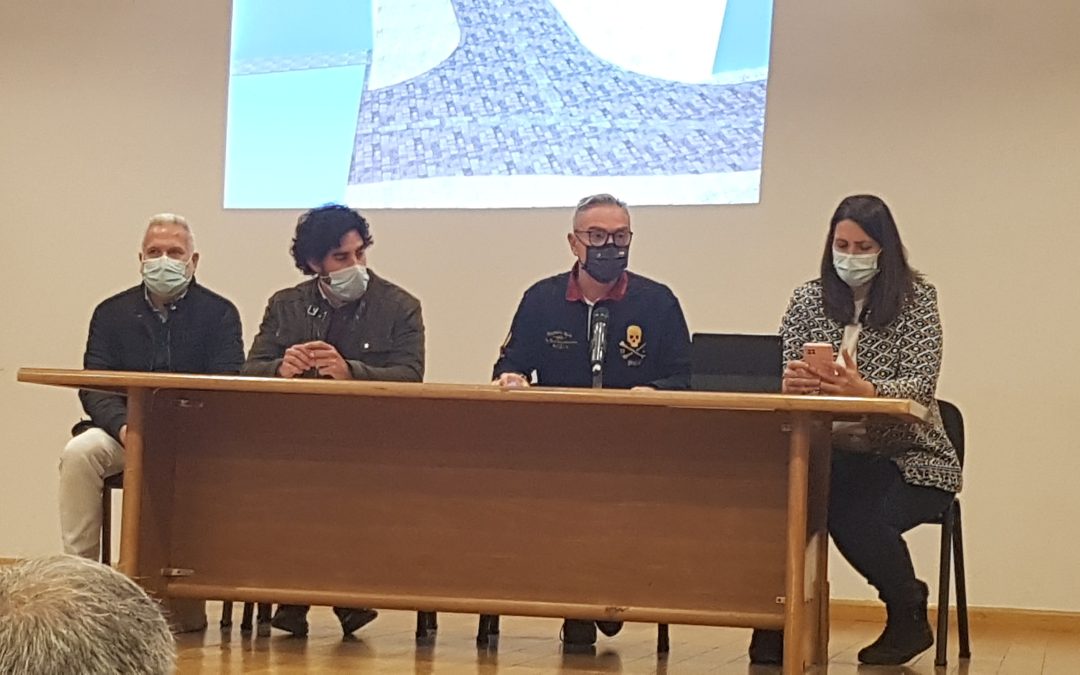 Reunión informativa con los vecinos sobre las obras a realizar en calles América, Hernán Cortés y Herradores