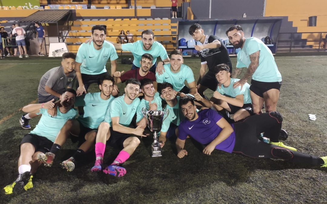 El equipo Duve Barber campeón de la Liga Local de Fútbol 7 tras vencer en la final a Foto Narciso
