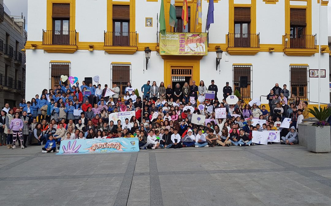 Los alumnos bailenenses se suman al Día Internacional de la Eliminación de la Violencia contra las Mujeres