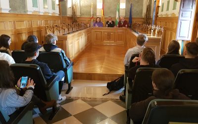 Alumnos de intercambio de Polonia son recibidos por el Alcalde en el Ayuntamiento