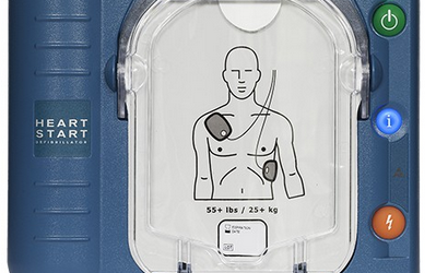 EL PABELLÓN MUNICIPAL «28 DE FEBRERO» YA DISPONE DE DESFIBRILADOR.