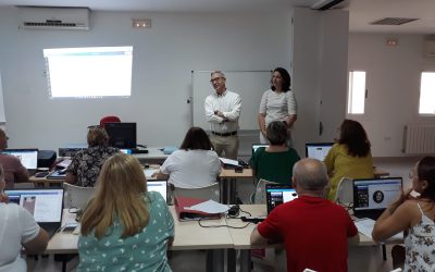 Visita del Alcalde Luis Mariano Camacho al curso de Formación Socio sanitaria de la Escuela Taller