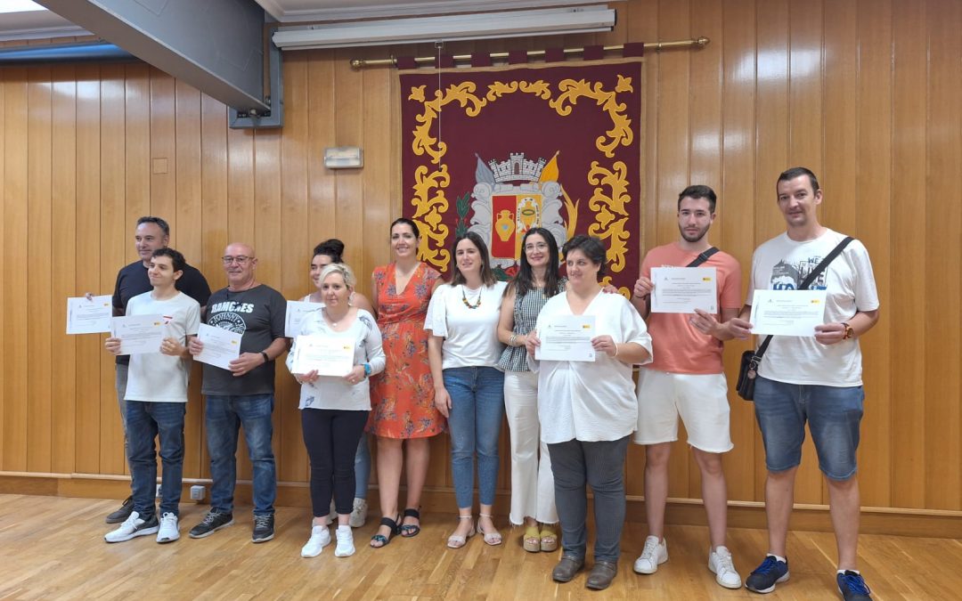 Entrega de Diplomas del Curso Reproducciones de Moldes y Piezas Cerámicas Artesanales