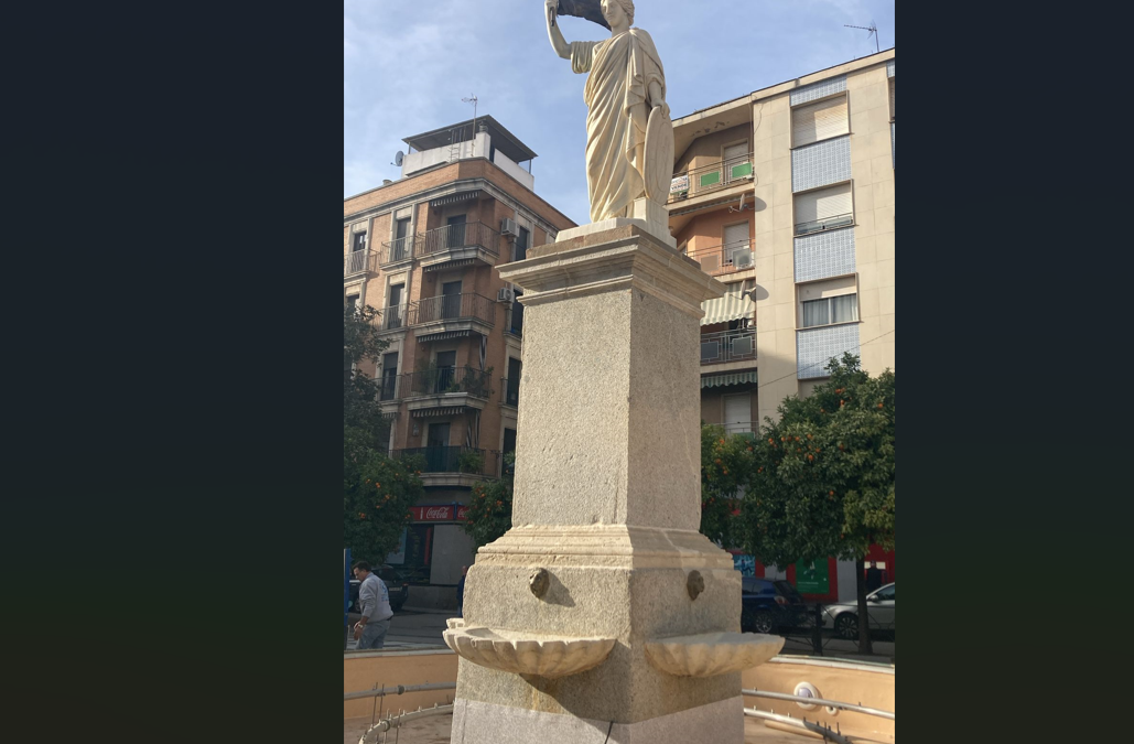 Finalizados los trabajos de restauración de la escultura de la Plaza General Castaños