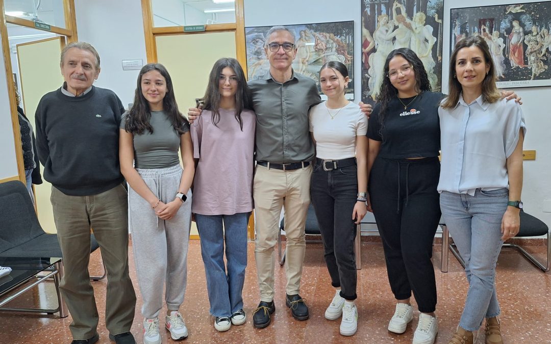 Estudiantes de 3º de la E.S.O. se convierten en periodistas y entrevistan al alcalde de Bailén
