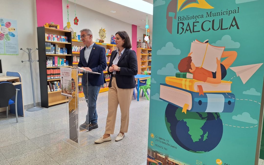El alcalde de Bailén inicia los actos de la Feria del Libro con la lectura continuada de “La sombra del viento”