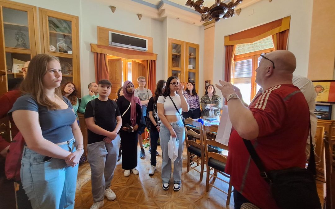 La primera teniente de alcalde recibe a alumnado de intercambio procedente de Alemania