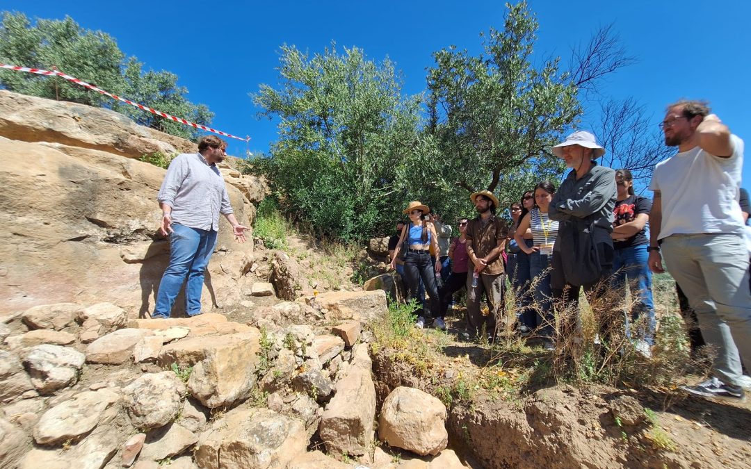 Descubierto un asentamiento civil y religioso en las Piedras del Cardado