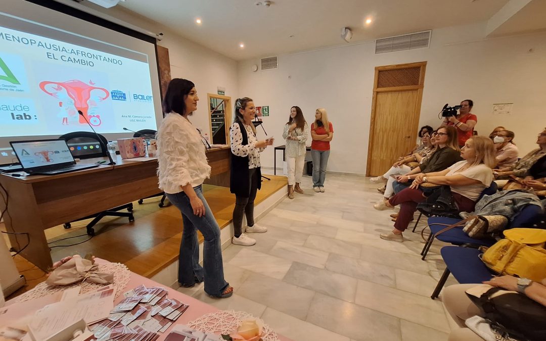 Un centenar de mujeres participan en el taller sobre la Menopausia “Afrontando el cambio”
