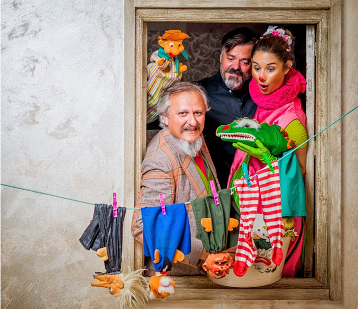 La concejalía de Cultura organiza tres jornadas de títeres y teatro infantil en la Plaza Blas Infante