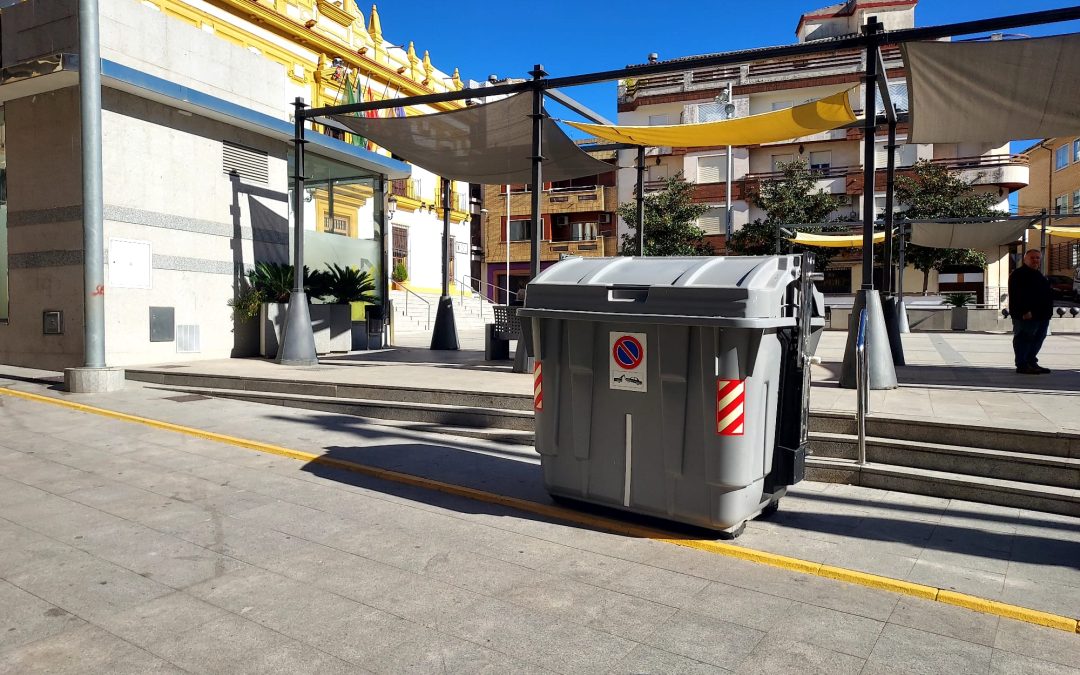 Instalados unos contenedores “provisionales” en la Plaza de la Constitución