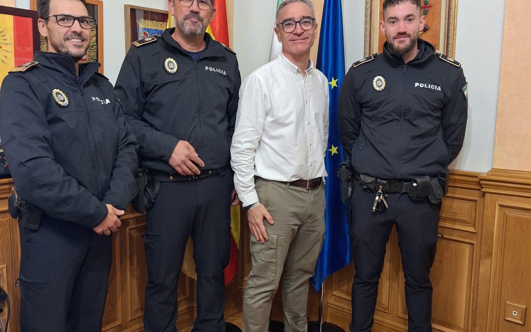 Camacho muestra su “reconocimiento” a los agentes que han prestado su servicio en Valencia