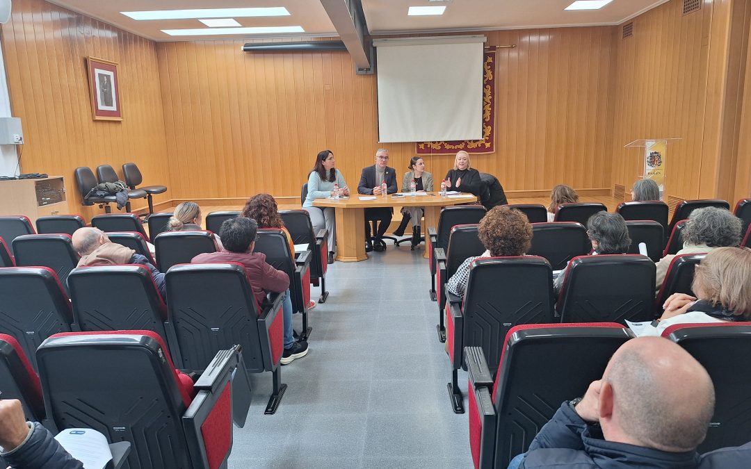 Reunión con las asociaciones para informar de la Ordenanza Reguladora de cesión y uso de locales