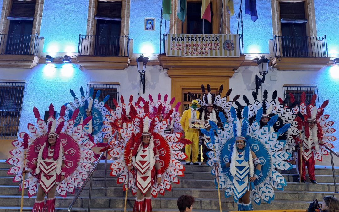 “La Tribu” ganadora del concurso de Carnaval en la calle en la categoría de grupos