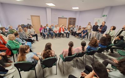 Encuentro intergeneracional entre los miembros del CLIA y los usuarios del CPA con motivo del Día del Libro