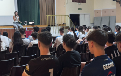 Alumnado de cuarto de la ESO participa en las charlas interactivas Viva el Amor del Bueno, impulsadas por la Concejalía de Igualdad