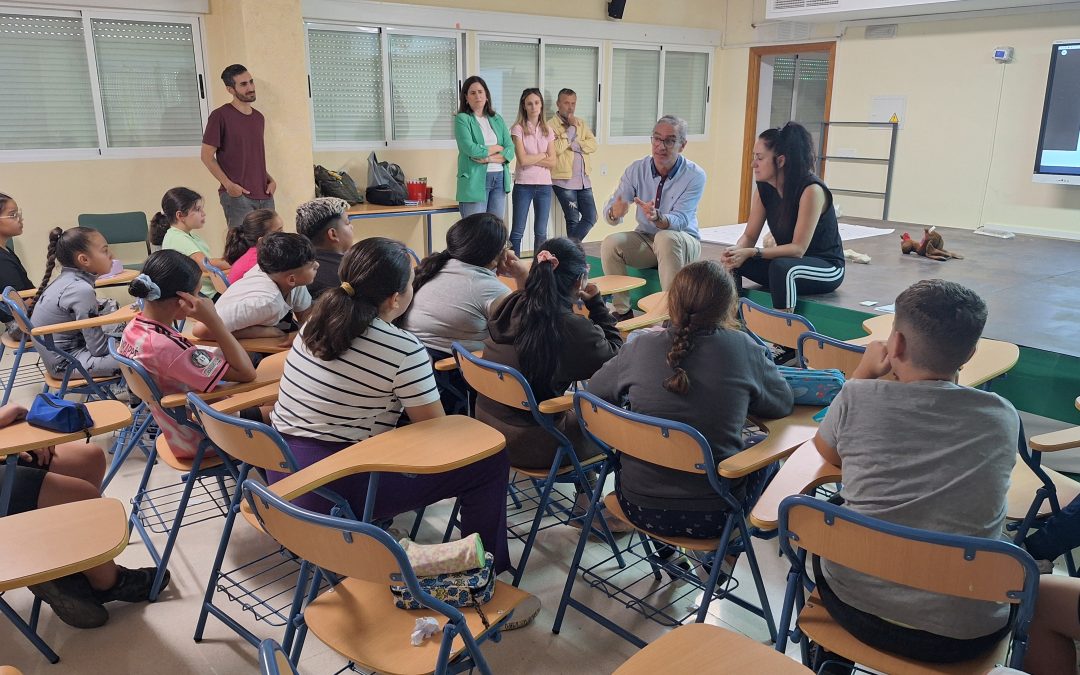 Los centros Pedro Corchado y 19 de Julio celebran el taller ‘Tus animales, tu responsabilidad’