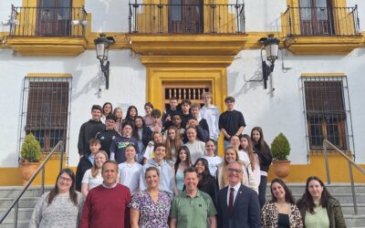 El alcalde de Bailén recibe a 15 alumnos holandeses del programa Erasmus del IES María Bellido