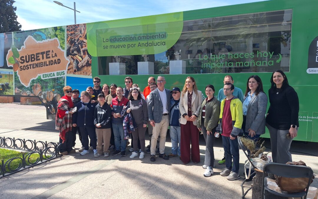 El EducaBus acerca a escolares y bailenenses los desafíos ambientales