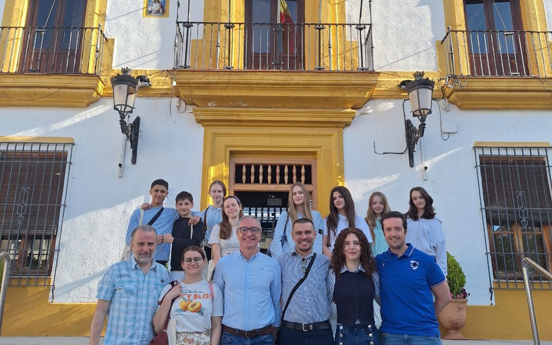 El alcalde de Bailén recibe a ocho estudiantes Erasmus procedentes de Zagreb